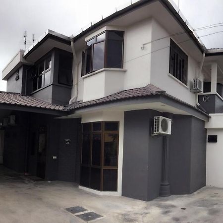 OYO 90019 Homestay Muar Exterior foto