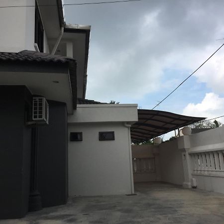 OYO 90019 Homestay Muar Exterior foto
