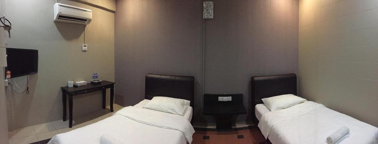 OYO 90019 Homestay Muar Exterior foto