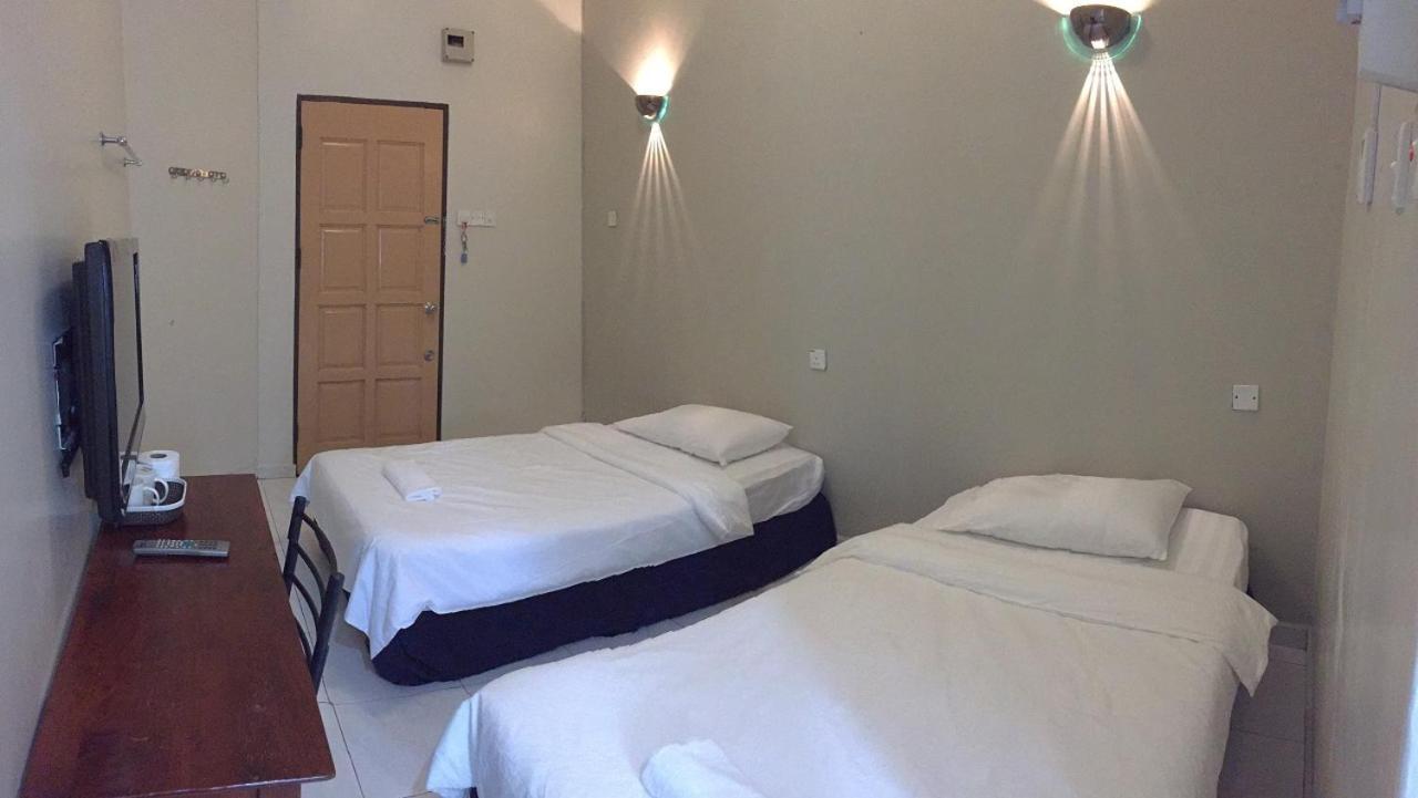 OYO 90019 Homestay Muar Exterior foto
