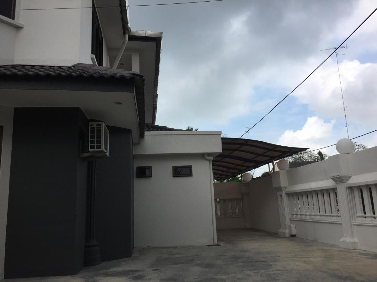 OYO 90019 Homestay Muar Exterior foto