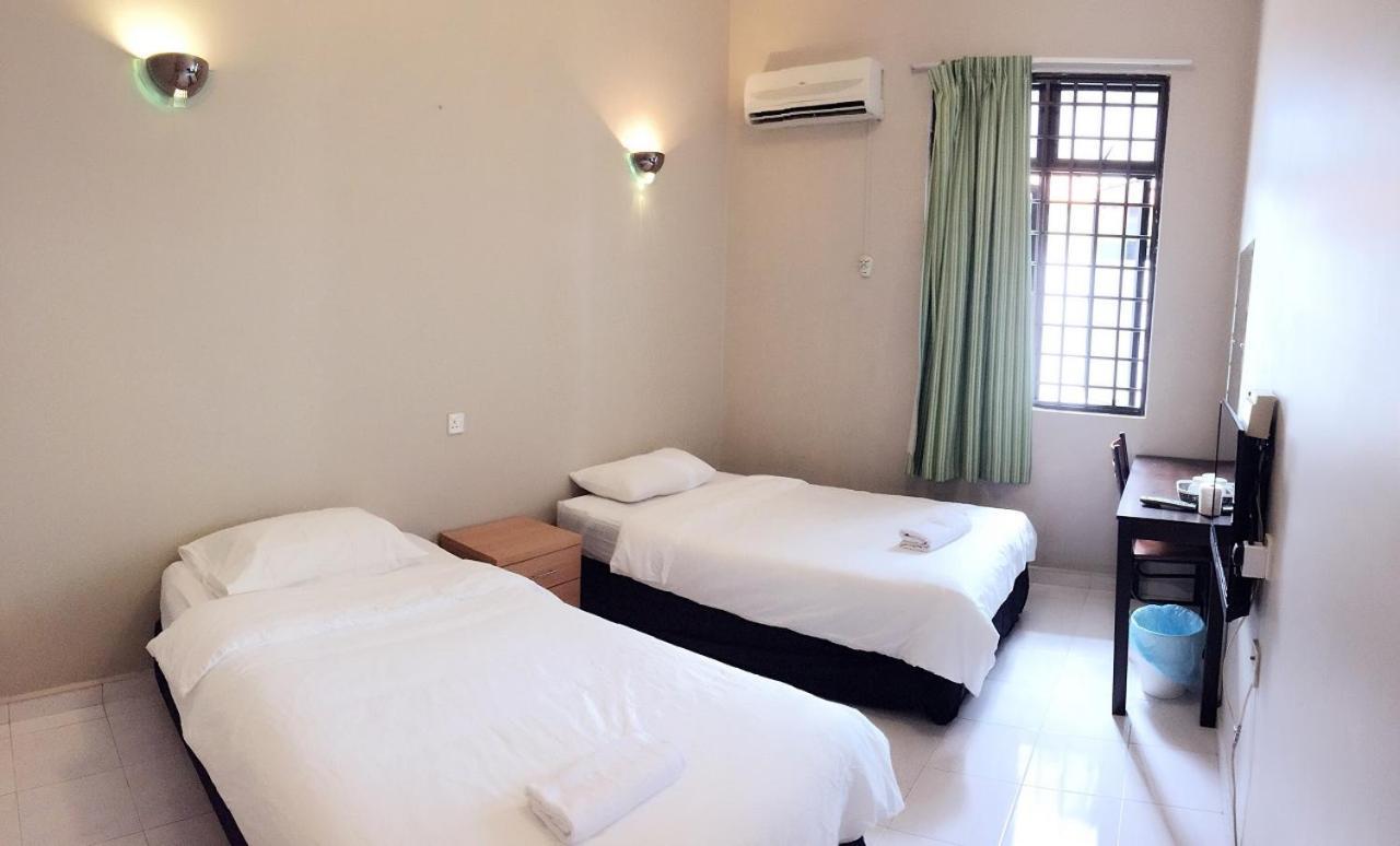OYO 90019 Homestay Muar Exterior foto